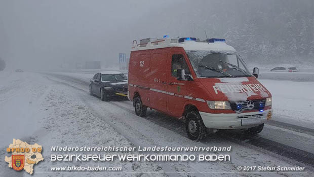 20170419 Verkehrschaos auf der A21 zwischen Alland und Hochstraß  Foto: © Stefan Schneider BFK Baden