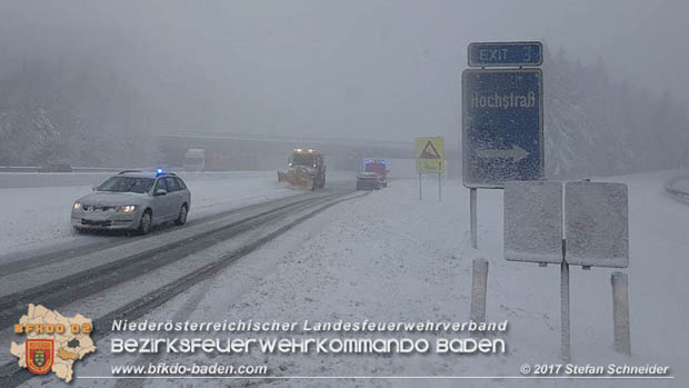 20170419 Verkehrschaos auf der A21 zwischen Alland und Hochstraß  Foto: © Stefan Schneider BFK Baden