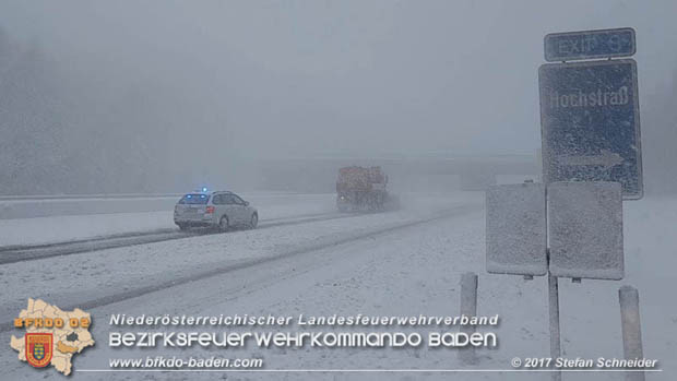20170419 Verkehrschaos auf der A21 zwischen Alland und Hochstraß  Foto: © Stefan Schneider BFK Baden