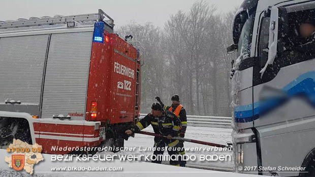 20170419 Verkehrschaos auf der A21 zwischen Alland und Hochstraß  Foto: © Stefan Schneider BFK Baden