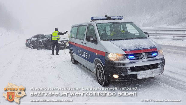 20170419 Verkehrschaos auf der A21 zwischen Alland und Hochstraß Foto: © Stefan Schneider BFK Baden 20170419 Verkehrschaos auf der A21 zwischen Alland und Hochstraß Foto: © Stefan Schneider BFK Baden