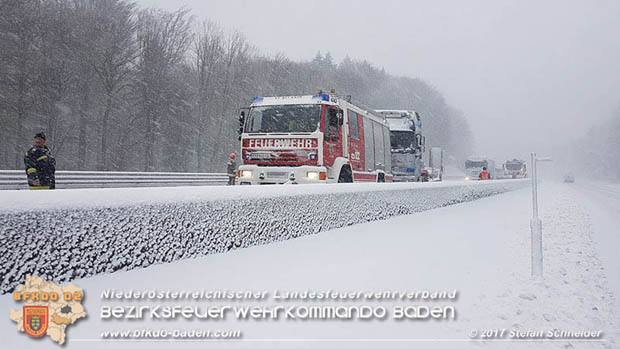 20170419 Verkehrschaos auf der A21 zwischen Alland und Hochstraß Foto: © Stefan Schneider BFK Baden 20170419 Verkehrschaos auf der A21 zwischen Alland und Hochstraß Foto: © Stefan Schneider BFK Baden