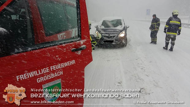 20170419 Verkehrschaos auf der A21 zwischen Alland und Hochstraß  Foto: © FF Groisbach