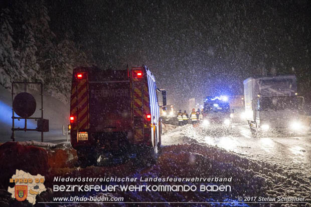 20170419 Verkehrschaos auf der A21 zwischen Alland und Hochstraß Foto: © Stefan Schneider BFK Baden 20170419 Verkehrschaos auf der A21 zwischen Alland und Hochstraß Foto: © Stefan Schneider BFK Baden