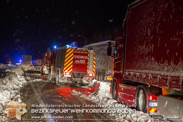 20170419 Verkehrschaos auf der A21 zwischen Alland und Hochstraß Foto: © Stefan Schneider BFK Baden 20170419 Verkehrschaos auf der A21 zwischen Alland und Hochstraß Foto: © Stefan Schneider BFK Baden