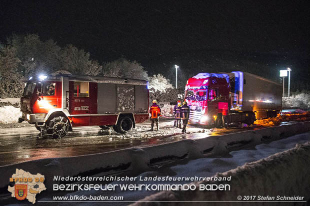 20170419 Verkehrschaos auf der A21 zwischen Alland und Hochstraß Foto: © Stefan Schneider BFK Baden 20170419 Verkehrschaos auf der A21 zwischen Alland und Hochstraß Foto: © Stefan Schneider BFK Baden