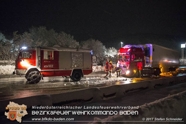 20170419 Verkehrschaos auf der A21 zwischen Alland und Hochstraß Foto: © Stefan Schneider BFK Baden 20170419 Verkehrschaos auf der A21 zwischen Alland und Hochstraß Foto: © Stefan Schneider BFK Baden