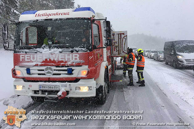 20170419 Verkehrschaos auf der A21 zwischen Alland und Hochstraß Foto: © FF Heiligenkreuz 20170419 Verkehrschaos auf der A21 zwischen Alland und Hochstraß Foto: © FF Heiligenkreuz