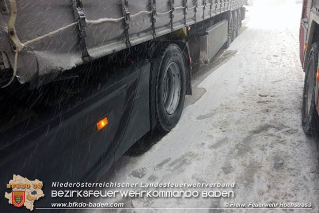 20170419 Verkehrschaos auf der A21 zwischen Alland und Hochstraß  Foto: © FF Hochstraß