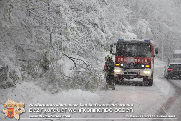 20170420 Großes Aufräumen nach dem Schneechaos auch im Triestingtal Foto: ASB ÖA Markus Hackl FF Pottenstein 20170420 Großes Aufräumen nach dem Schneechaos auch im Triestingtal Foto: ASB ÖA Markus Hackl FF Pottenstein