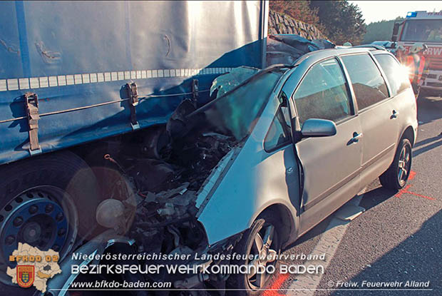 20170425 Auffahrunfall auf der A21 zwischen Heiligenkreuz und Mayerling fordert Todesopfer  Foto: © Freiwillige Feuerwehr Alland