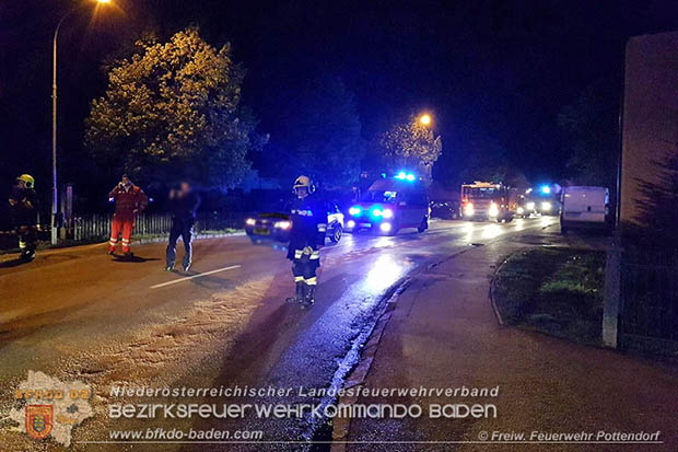 20170428 Frontalcrash im Ortsgebiet Pottendorf forderte Verletzte  Foto: © Freiwillige Feuerwehr Pottendorf