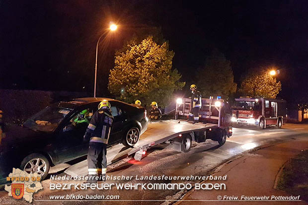 20170428 Frontalcrash im Ortsgebiet Pottendorf forderte Verletzte  Foto: © Freiwillige Feuerwehr Pottendorf