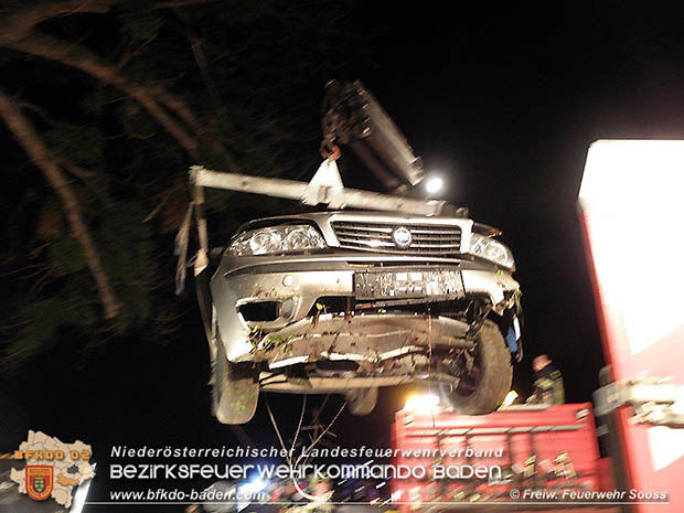 20170429 Verkehrsufall zwischen Sooss und Baden Foto: Hermann Rauch FF Sooss 20170429 Verkehrsufall zwischen Sooss und Baden Foto: Hermann Rauch FF Sooss