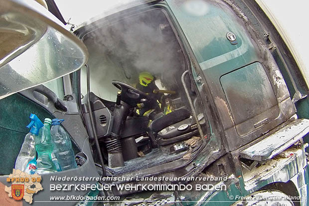 20170503 Lkw Brand auf der A21 kurz vor Hochstraß Bezirk Baden  Foto: © Joachim Zagler  FF Alland 