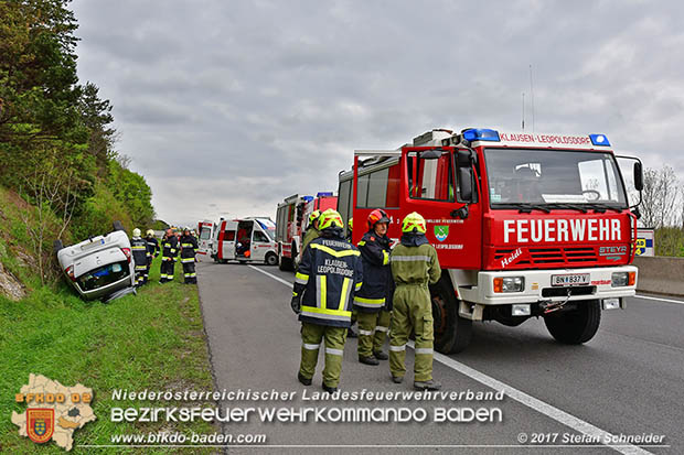 20170505 Fahrzeugüberschlag auf der A21 bei Alland forderte Autobahnsperre  Foto: Stefan Schneider BFK Baden