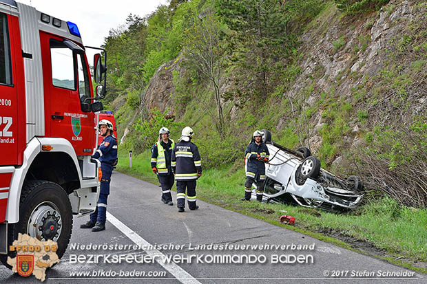 20170505 Fahrzeugüberschlag auf der A21 bei Alland forderte Autobahnsperre  Foto: Stefan Schneider BFK Baden