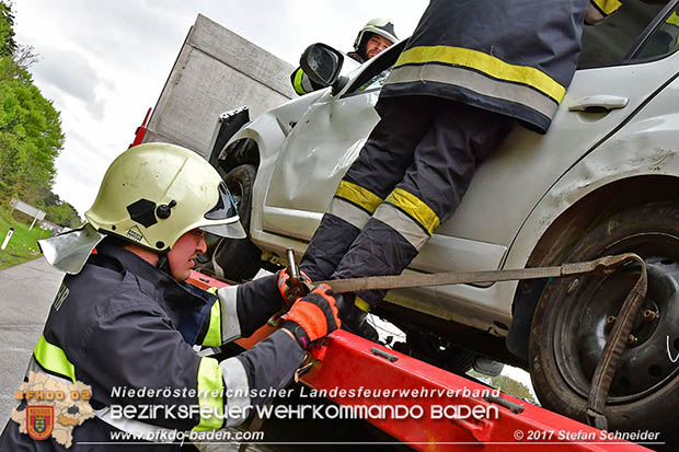 20170505 Fahrzeugüberschlag auf der A21 bei Alland forderte Autobahnsperre  Foto: Stefan Schneider BFK Baden