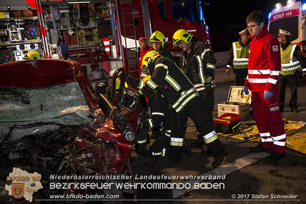 20170509 Toedlicher Geisterfahrerunfall auf der A2 zwischen Baden und Traiskirchen Foto: © Stefan Schneider BFK Baden 20170509 Toedlicher Geisterfahrerunfall auf der A2 zwischen Baden und Traiskirchen Foto: © Stefan Schneider BFK Baden