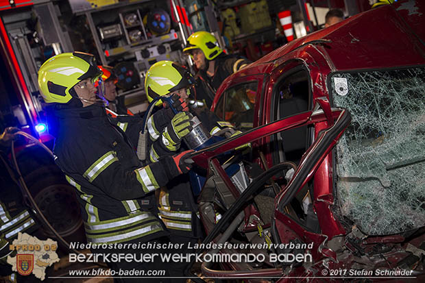 20170509 Toedlicher Geisterfahrerunfall auf der A2 zwischen Baden und Traiskirchen Foto: © Stefan Schneider BFK Baden 20170509 Toedlicher Geisterfahrerunfall auf der A2 zwischen Baden und Traiskirchen Foto: © Stefan Schneider BFK Baden