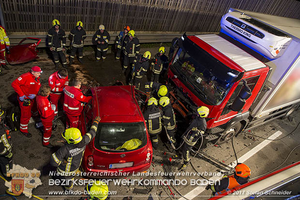 20170509 Toedlicher Geisterfahrerunfall auf der A2 zwischen Baden und Traiskirchen Foto: © Stefan Schneider BFK Baden 20170509 Toedlicher Geisterfahrerunfall auf der A2 zwischen Baden und Traiskirchen Foto: © Stefan Schneider BFK Baden