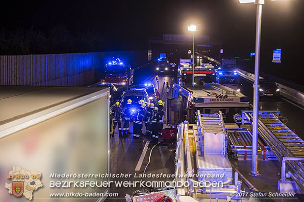 20170509 Toedlicher Geisterfahrerunfall auf der A2 zwischen Baden und Traiskirchen Foto: © Stefan Schneider BFK Baden 20170509 Toedlicher Geisterfahrerunfall auf der A2 zwischen Baden und Traiskirchen Foto: © Stefan Schneider BFK Baden