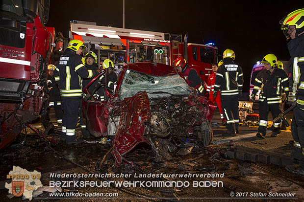 20170509 Toedlicher Geisterfahrerunfall auf der A2 zwischen Baden und Traiskirchen Foto: © Stefan Schneider BFK Baden 20170509 Toedlicher Geisterfahrerunfall auf der A2 zwischen Baden und Traiskirchen Foto: © Stefan Schneider BFK Baden
