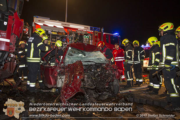 20170509 Toedlicher Geisterfahrerunfall auf der A2 zwischen Baden und Traiskirchen Foto: © Stefan Schneider BFK Baden 20170509 Toedlicher Geisterfahrerunfall auf der A2 zwischen Baden und Traiskirchen Foto: © Stefan Schneider BFK Baden