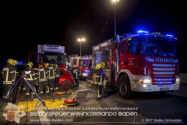 20170509 Toedlicher Geisterfahrerunfall auf der A2 zwischen Baden und Traiskirchen Foto: © Stefan Schneider BFK Baden 20170509 Toedlicher Geisterfahrerunfall auf der A2 zwischen Baden und Traiskirchen Foto: © Stefan Schneider BFK Baden