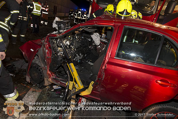 20170509 Toedlicher Geisterfahrerunfall auf der A2 zwischen Baden und Traiskirchen Foto: © Stefan Schneider BFK Baden 20170509 Toedlicher Geisterfahrerunfall auf der A2 zwischen Baden und Traiskirchen Foto: © Stefan Schneider BFK Baden
