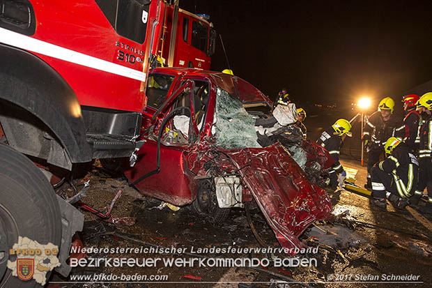 20170509 Toedlicher Geisterfahrerunfall auf der A2 zwischen Baden und Traiskirchen Foto: © Stefan Schneider BFK Baden 20170509 Toedlicher Geisterfahrerunfall auf der A2 zwischen Baden und Traiskirchen Foto: © Stefan Schneider BFK Baden