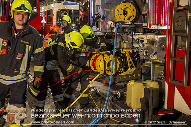 20170509 Toedlicher Geisterfahrerunfall auf der A2 zwischen Baden und Traiskirchen Foto: © Stefan Schneider BFK Baden 20170509 Toedlicher Geisterfahrerunfall auf der A2 zwischen Baden und Traiskirchen Foto: © Stefan Schneider BFK Baden