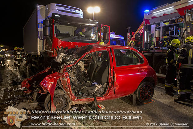 20170509 Toedlicher Geisterfahrerunfall auf der A2 zwischen Baden und Traiskirchen Foto: © Stefan Schneider BFK Baden 20170509 Toedlicher Geisterfahrerunfall auf der A2 zwischen Baden und Traiskirchen Foto: © Stefan Schneider BFK Baden