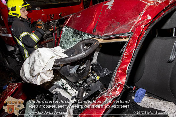20170509 Toedlicher Geisterfahrerunfall auf der A2 zwischen Baden und Traiskirchen Foto: © Stefan Schneider BFK Baden 20170509 Toedlicher Geisterfahrerunfall auf der A2 zwischen Baden und Traiskirchen Foto: © Stefan Schneider BFK Baden