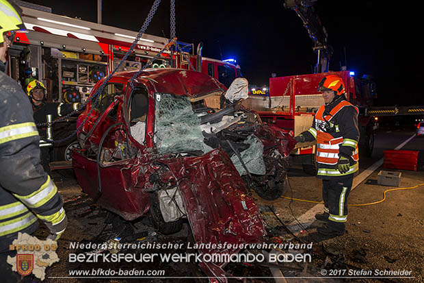 20170509 Toedlicher Geisterfahrerunfall auf der A2 zwischen Baden und Traiskirchen Foto: © Stefan Schneider BFK Baden 20170509 Toedlicher Geisterfahrerunfall auf der A2 zwischen Baden und Traiskirchen Foto: © Stefan Schneider BFK Baden