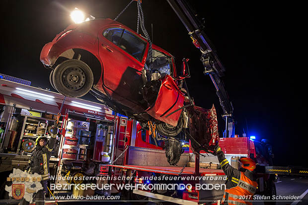 20170509 Toedlicher Geisterfahrerunfall auf der A2 zwischen Baden und Traiskirchen Foto: © Stefan Schneider BFK Baden 20170509 Toedlicher Geisterfahrerunfall auf der A2 zwischen Baden und Traiskirchen Foto: © Stefan Schneider BFK Baden