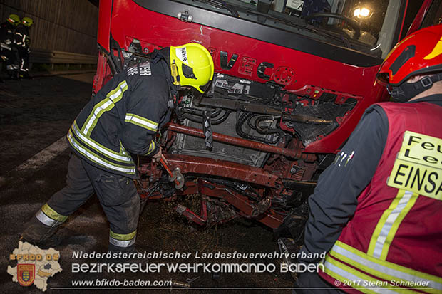20170509 Toedlicher Geisterfahrerunfall auf der A2 zwischen Baden und Traiskirchen Foto: © Stefan Schneider BFK Baden 20170509 Toedlicher Geisterfahrerunfall auf der A2 zwischen Baden und Traiskirchen Foto: © Stefan Schneider BFK Baden