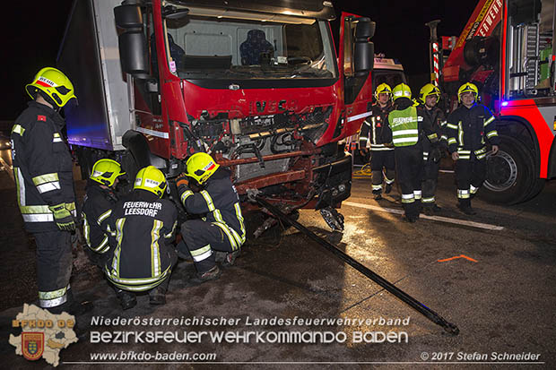 20170509 Toedlicher Geisterfahrerunfall auf der A2 zwischen Baden und Traiskirchen Foto: © Stefan Schneider BFK Baden 20170509 Toedlicher Geisterfahrerunfall auf der A2 zwischen Baden und Traiskirchen Foto: © Stefan Schneider BFK Baden