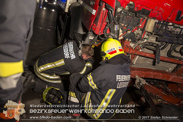20170509 Toedlicher Geisterfahrerunfall auf der A2 zwischen Baden und Traiskirchen Foto: © Stefan Schneider BFK Baden 20170509 Toedlicher Geisterfahrerunfall auf der A2 zwischen Baden und Traiskirchen Foto: © Stefan Schneider BFK Baden