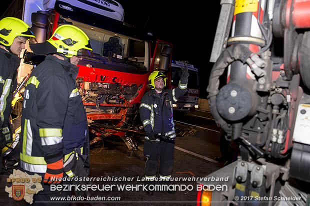 20170509 Toedlicher Geisterfahrerunfall auf der A2 zwischen Baden und Traiskirchen Foto: © Stefan Schneider BFK Baden 20170509 Toedlicher Geisterfahrerunfall auf der A2 zwischen Baden und Traiskirchen Foto: © Stefan Schneider BFK Baden
