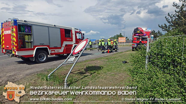20170514 Fahrzeugüberschlag auf der A2 zwischen Baden und Traiskirchen  Foto: © Stefan Wagner FF Baden-Leesdorf