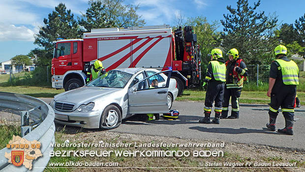 20170514 Fahrzeugüberschlag auf der A2 zwischen Baden und Traiskirchen  Foto: © Stefan Wagner FF Baden-Leesdorf