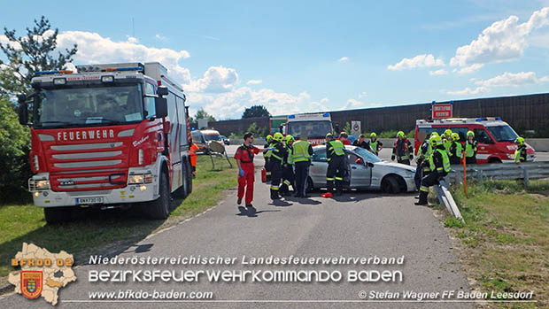 20170514 Fahrzeugüberschlag auf der A2 zwischen Baden und Traiskirchen  Foto: © Stefan Wagner FF Baden-Leesdorf