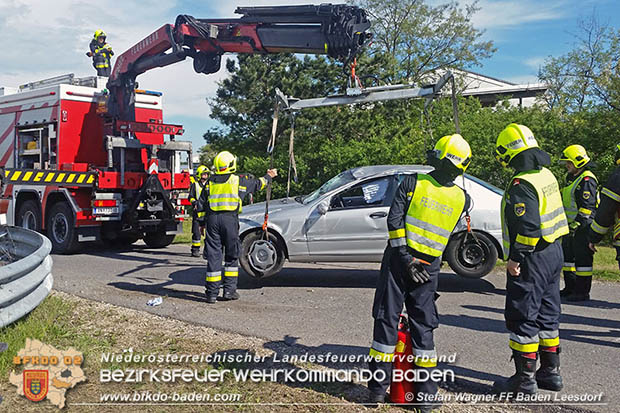 20170514 Fahrzeugüberschlag auf der A2 zwischen Baden und Traiskirchen  Foto: © Stefan Wagner FF Baden-Leesdorf