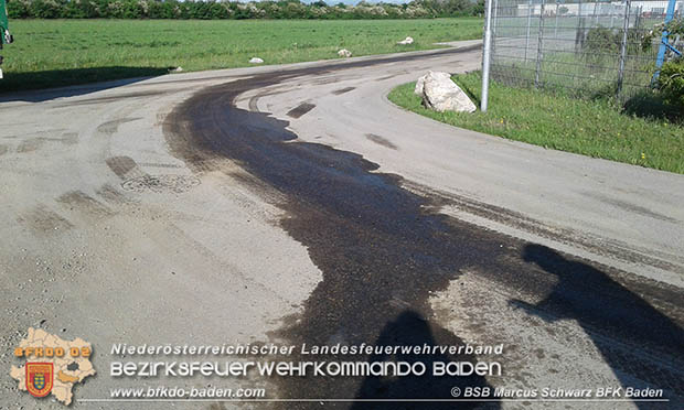 20170518 Schadstoffeinsatz im Gewerbepark B17 Teesdorf  Foto: © BSB Marcus Schwarz