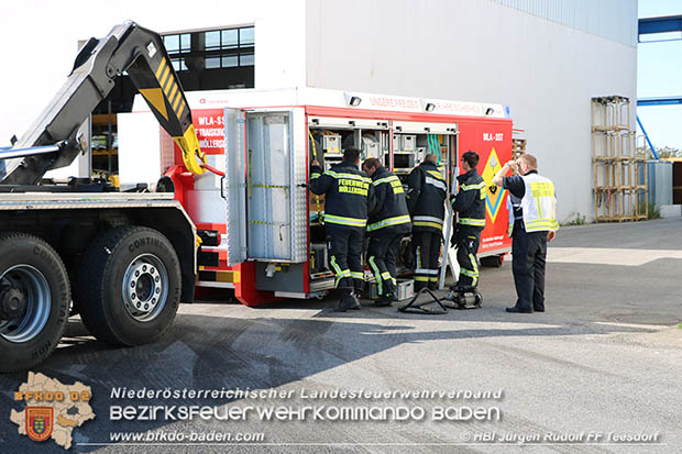 20170518 Schadstoffeinsatz im Gewerbepark B17 Teesdorf  Foto: © HBI Jürgen RUDOLF FF Teesdorf