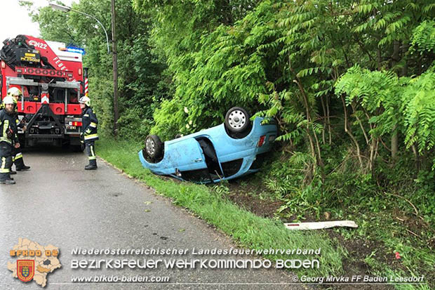 20170523 Fahrzeugüberschlag in Baden Ortsteil Leesdorf  Foto: © Georg Mrvka FF Baden-Leesdorf