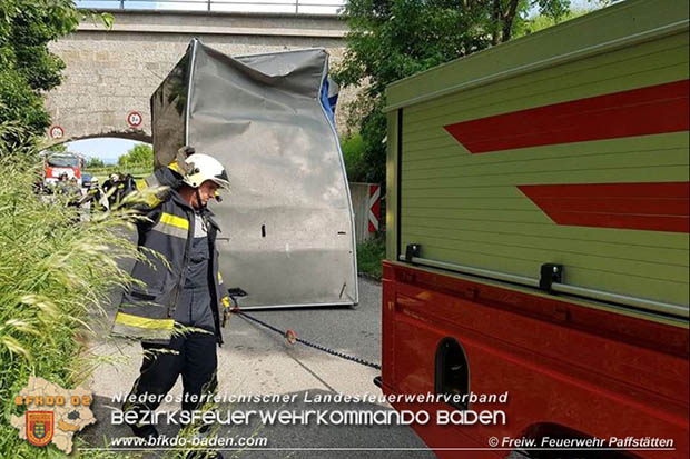 20170523 Erneuter Vorfall bei Unterführung Wiener Hochquellenwasserleitung in Pfaffstätten Einödstraße  Foto: © Bernhard Leidl FF Pfaffstätten
