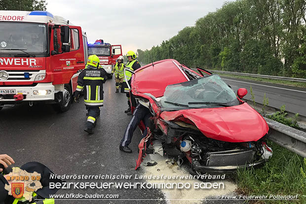 20170524 Schwerer Auffahrunfall auf der A3 zwischen Pottendorf und Hornstein(Bgld)  Foto: © Freiwillige Feuerwehr Pottendorf