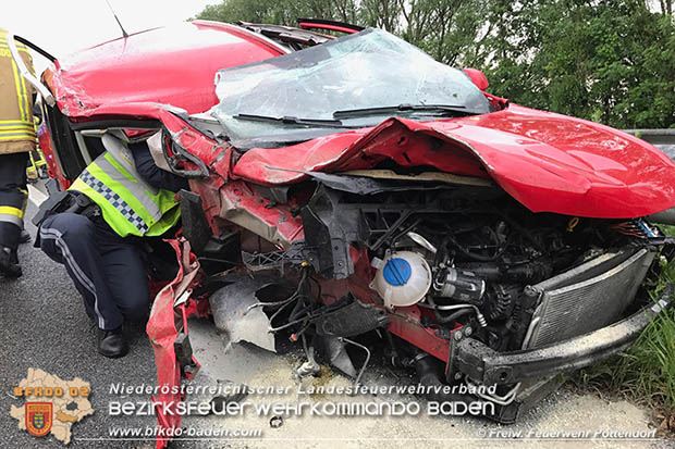 20170524 Schwerer Auffahrunfall auf der A3 zwischen Pottendorf und Hornstein(Bgld)  Foto: © Freiwillige Feuerwehr Pottendorf